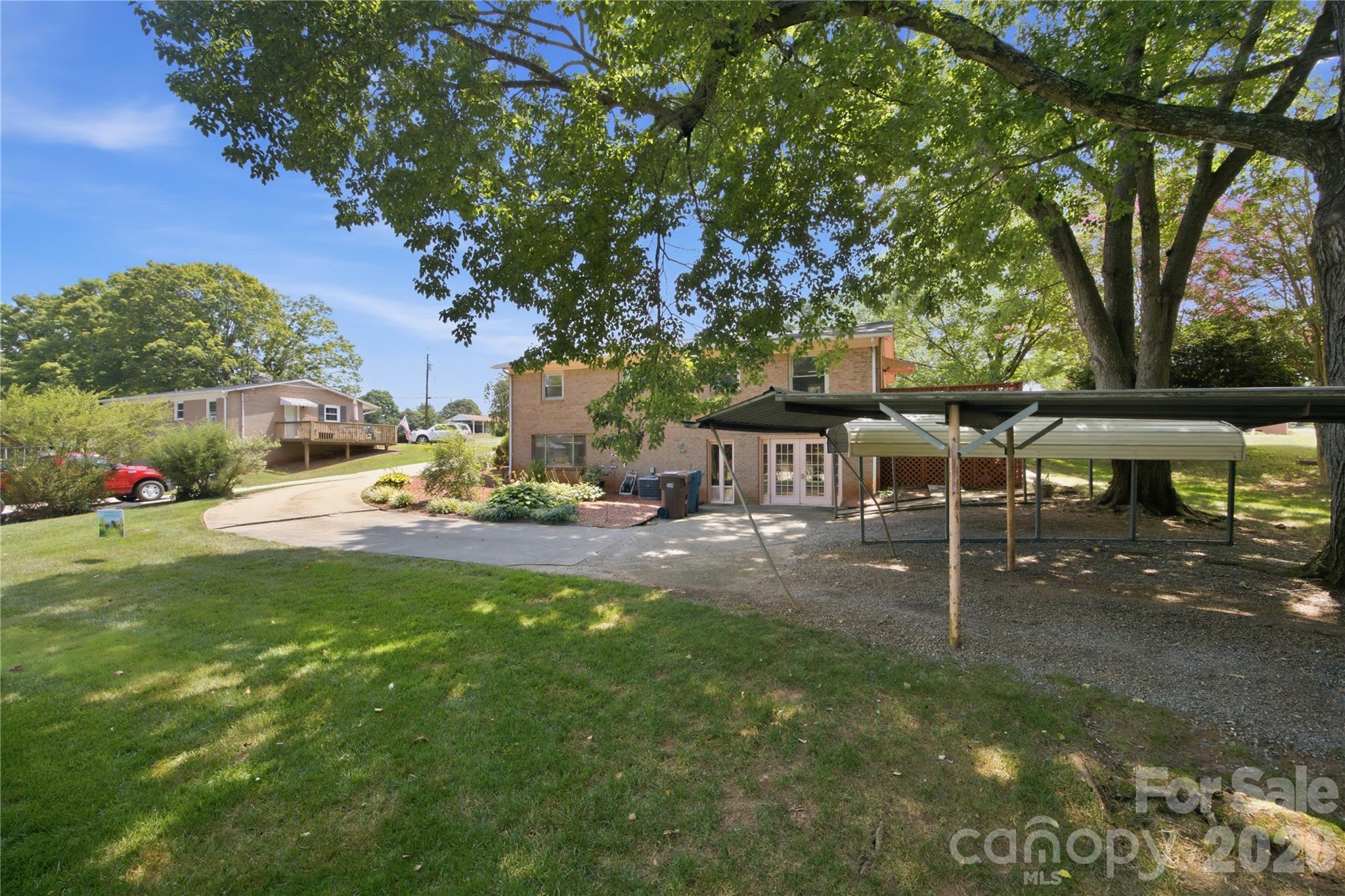 4821 Raleigh Street — Conover