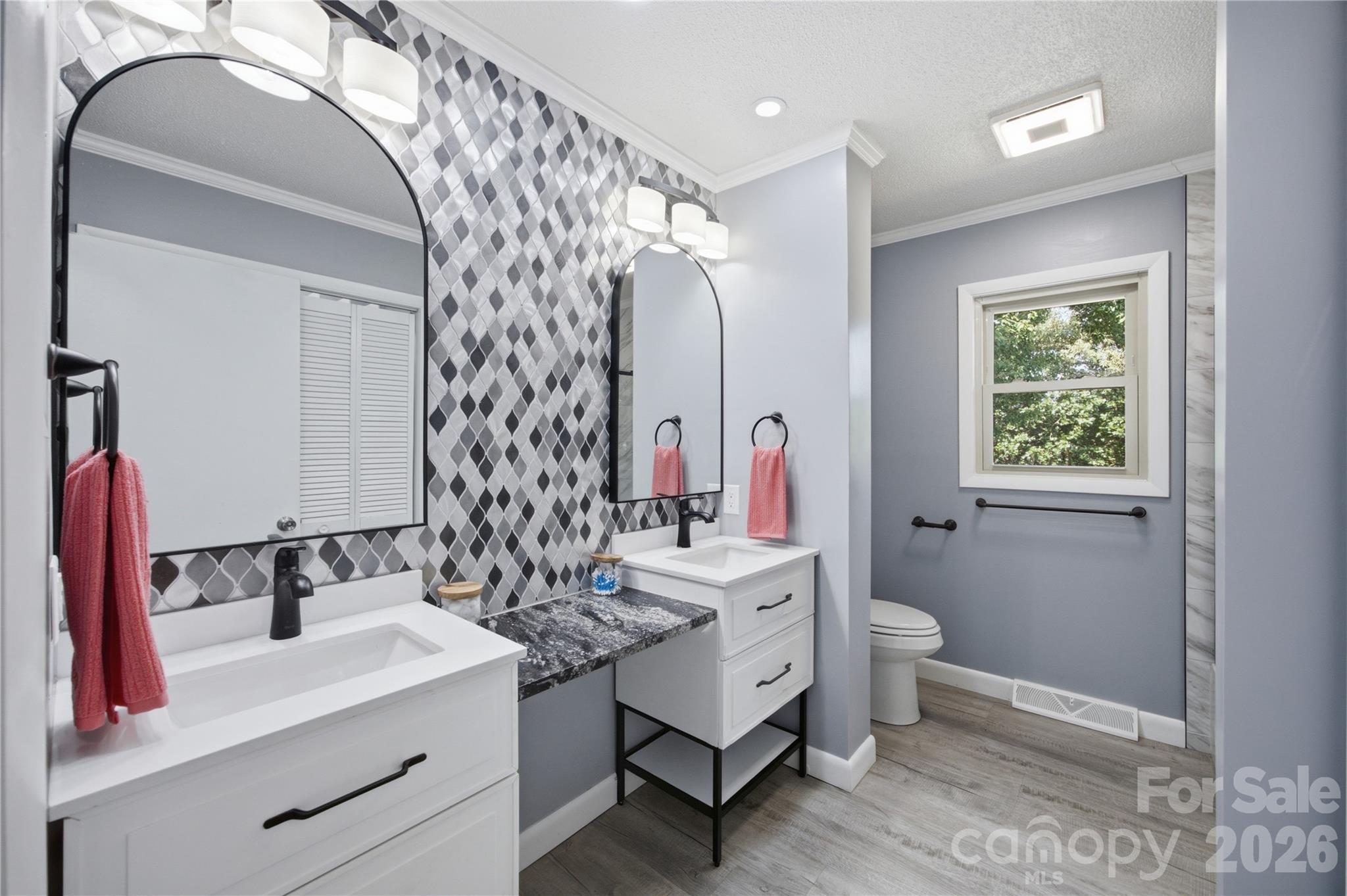 4821 Raleigh Street — Conover