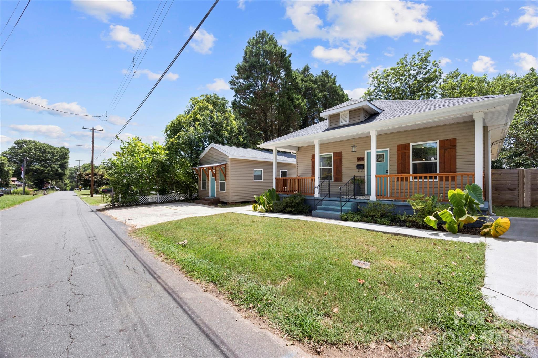 904 Laye Street — Belmont