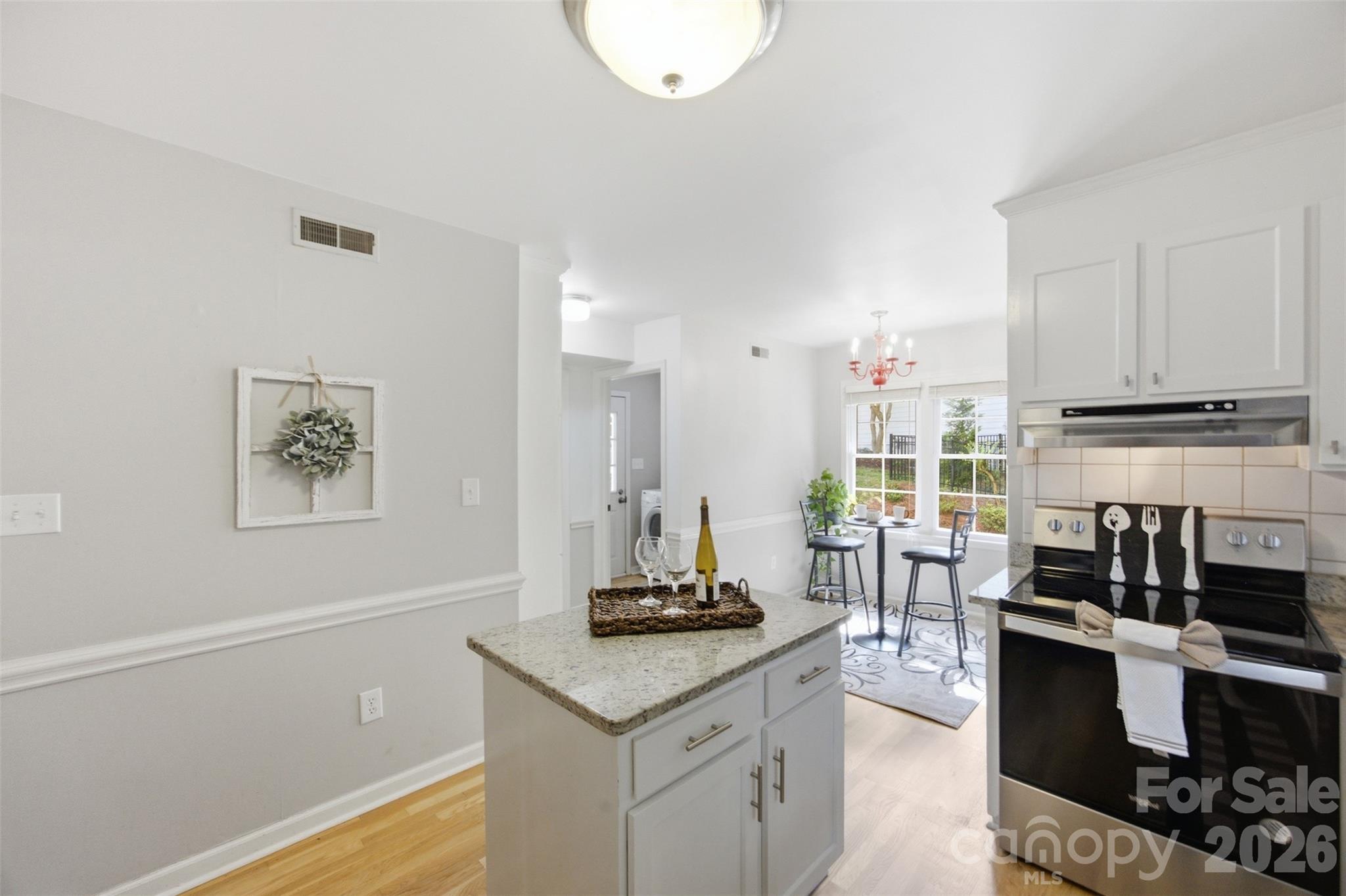 2811 Creekbed Lane — Charlotte