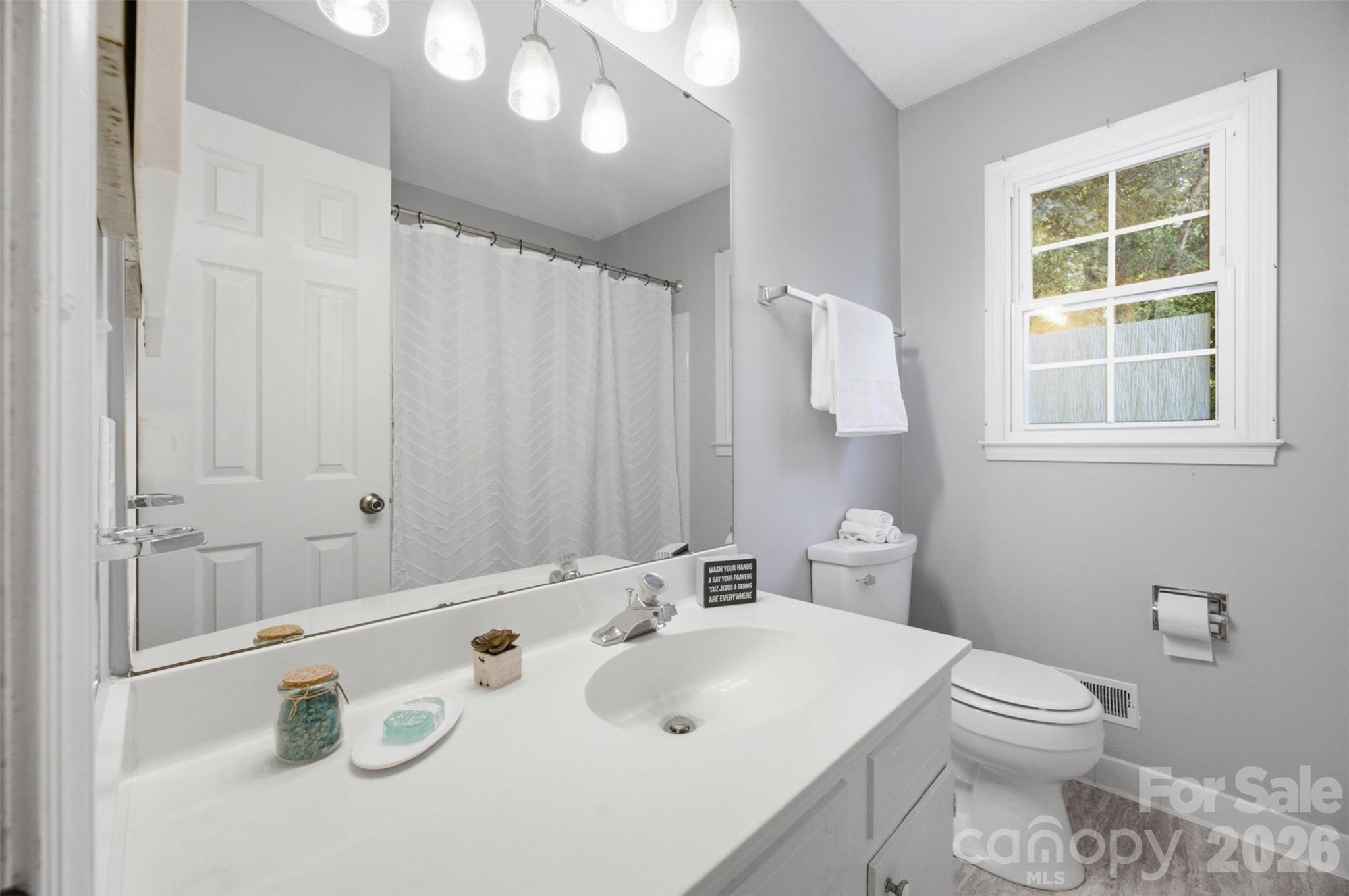 2811 Creekbed Lane — Charlotte