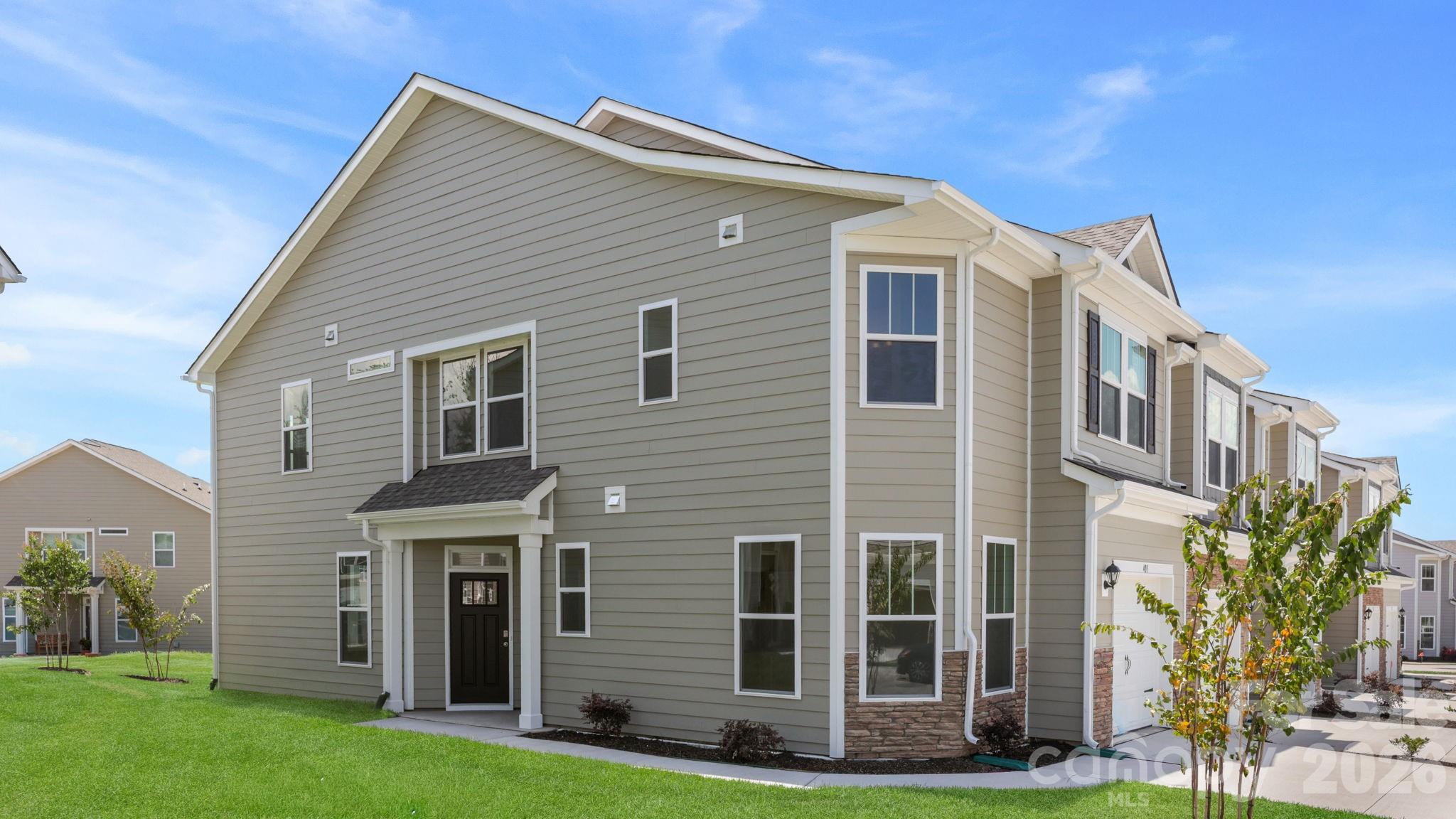 403 Creekview Road — Hendersonville