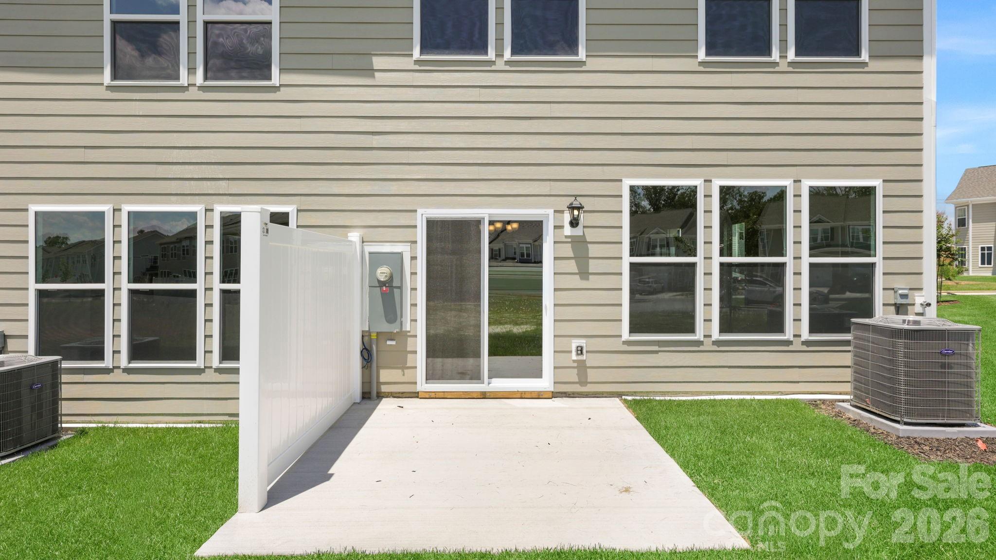 403 Creekview Road — Hendersonville