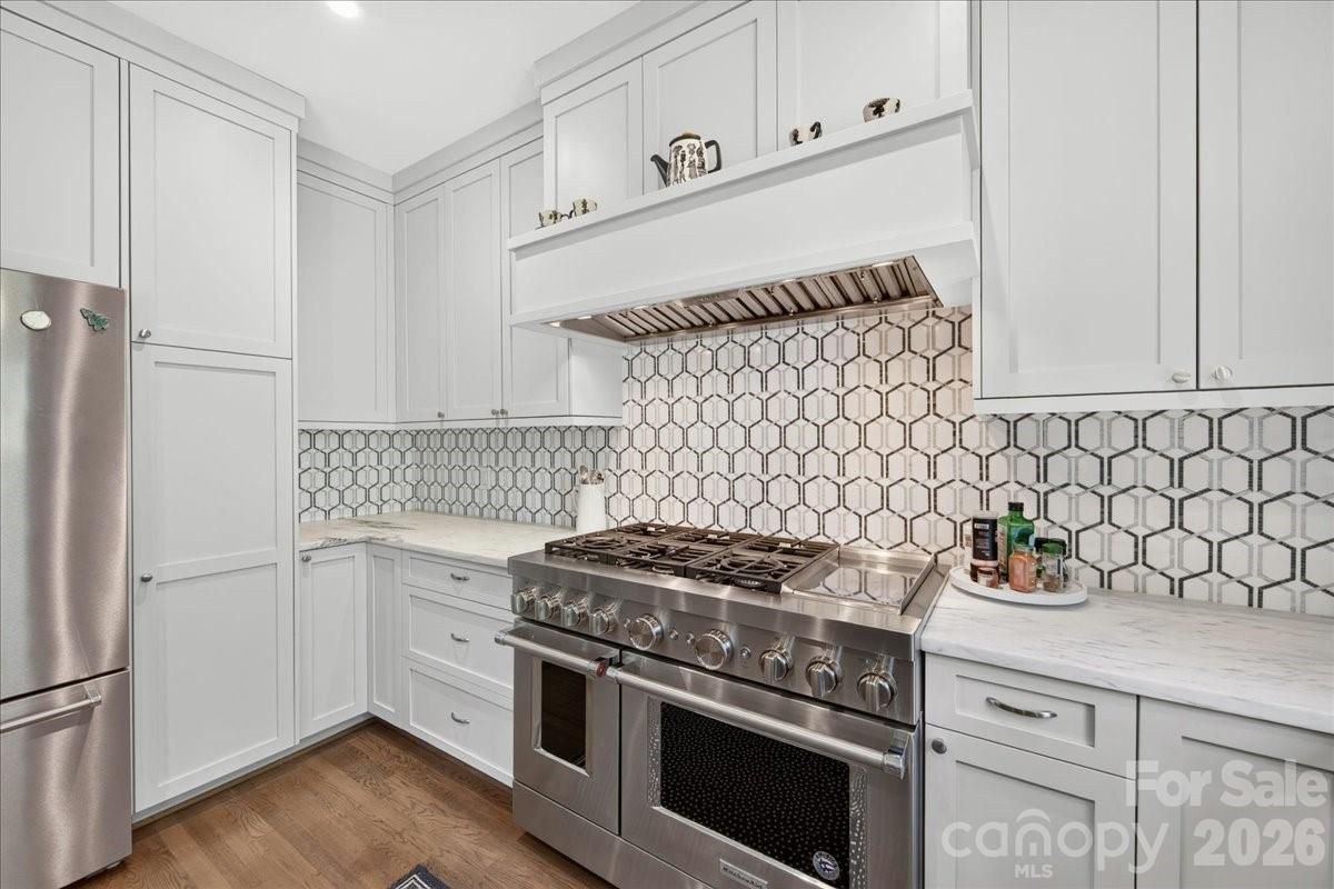 201 Hillside Avenue — Charlotte