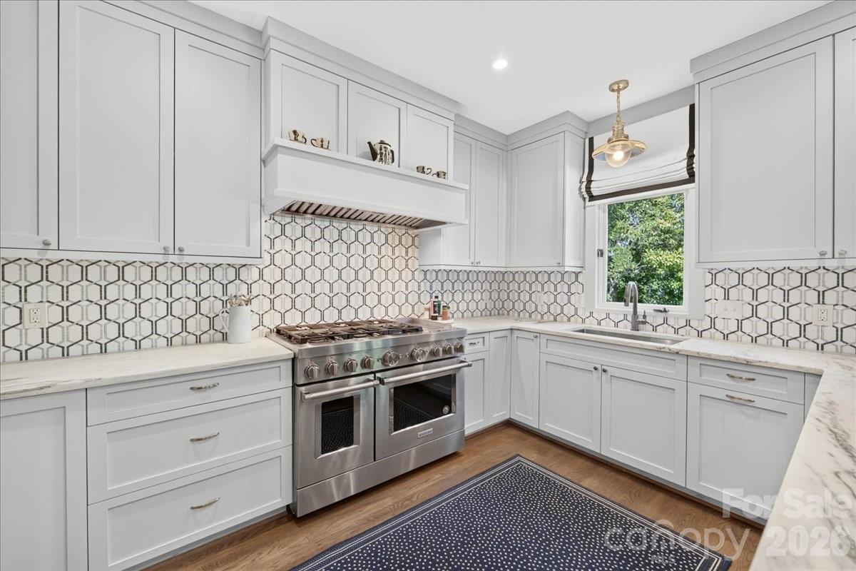 201 Hillside Avenue — Charlotte