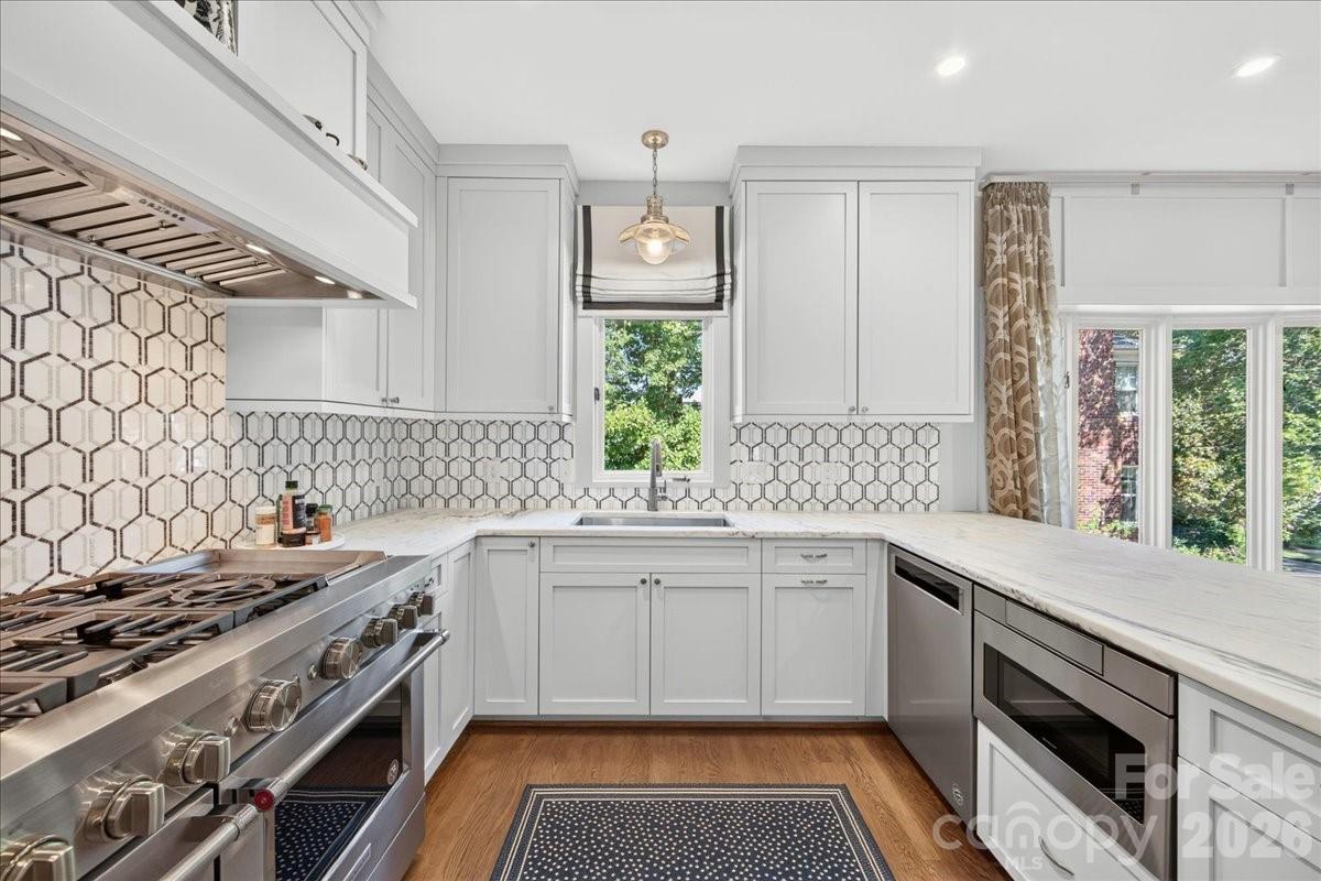 201 Hillside Avenue — Charlotte