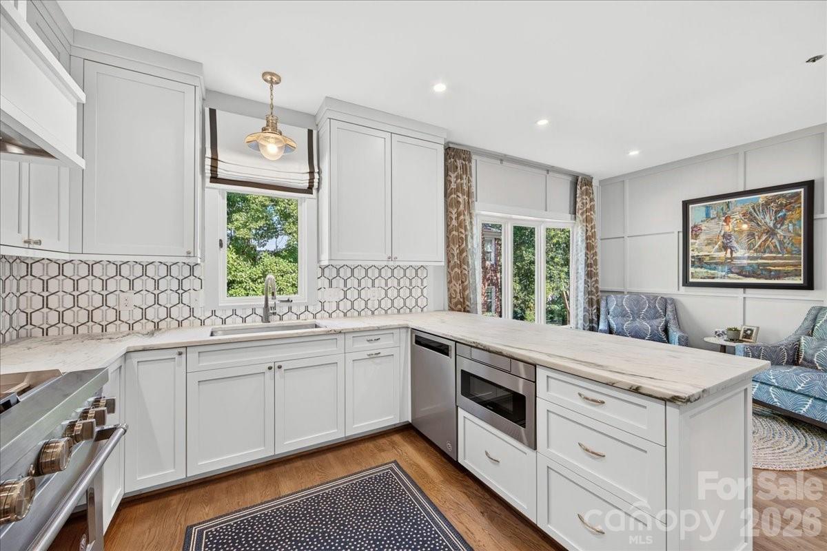 201 Hillside Avenue — Charlotte