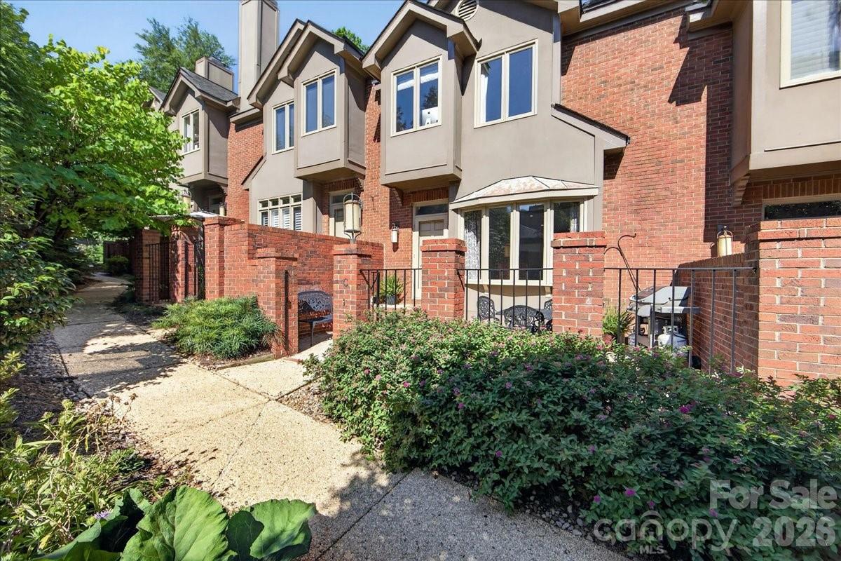 201 Hillside Avenue — Charlotte