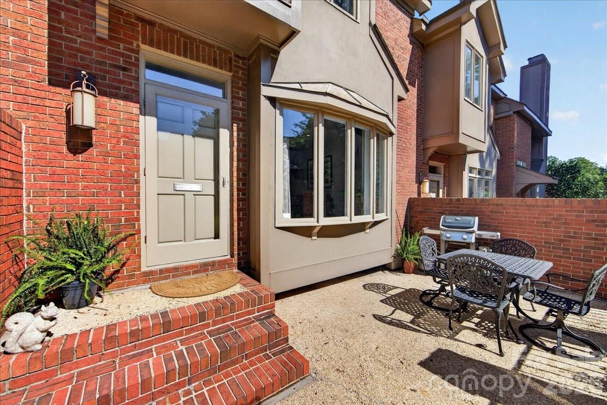 201 Hillside Avenue — Charlotte