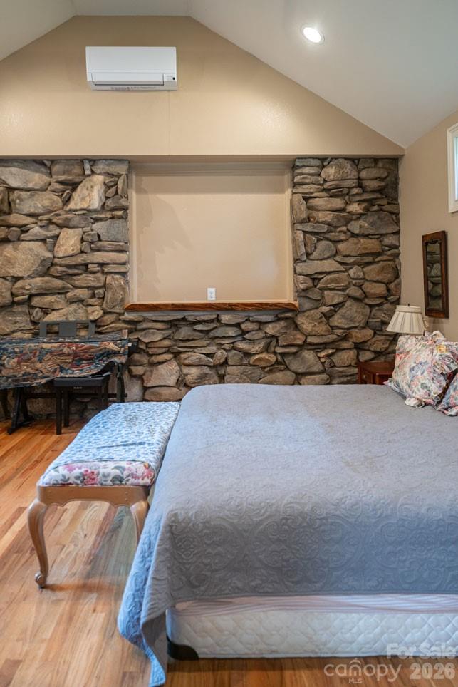 25 Mineral Springs Road — Asheville