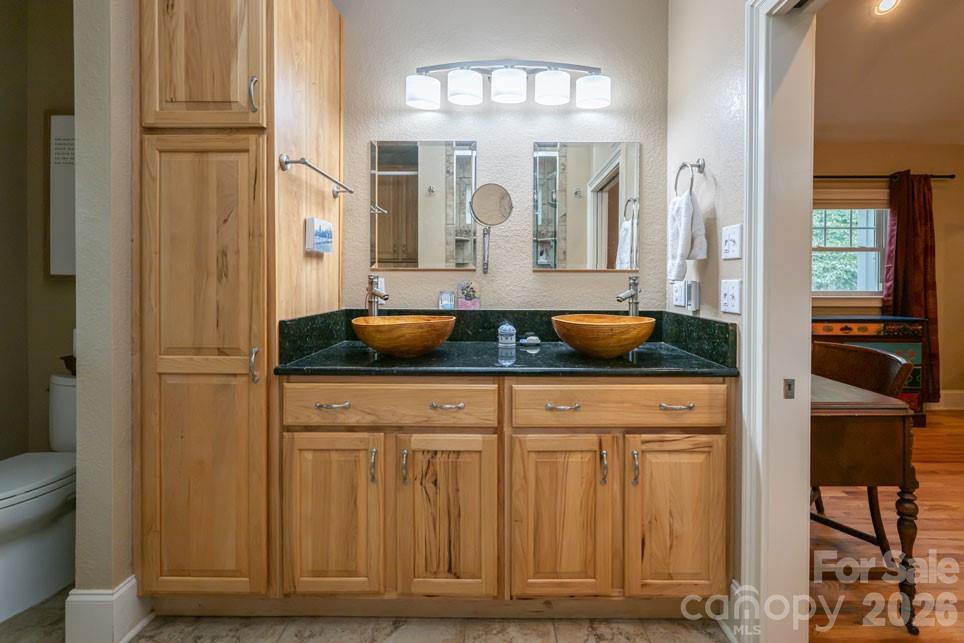 25 Mineral Springs Road — Asheville