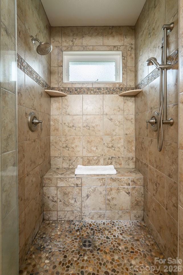 25 Mineral Springs Road — Asheville