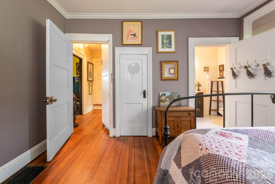 25 Mineral Springs Road — Asheville