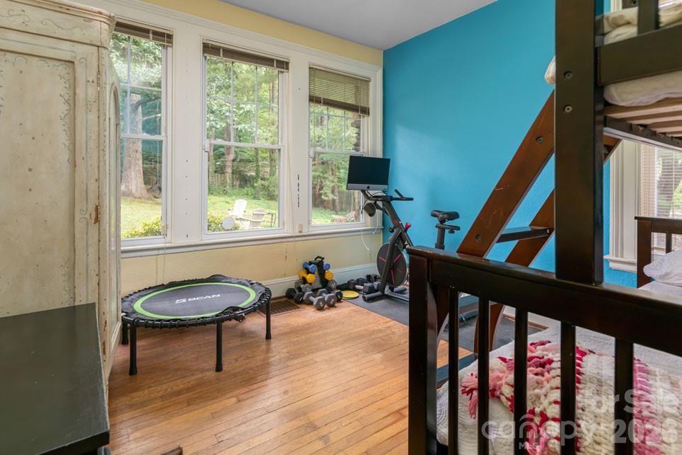 25 Mineral Springs Road — Asheville