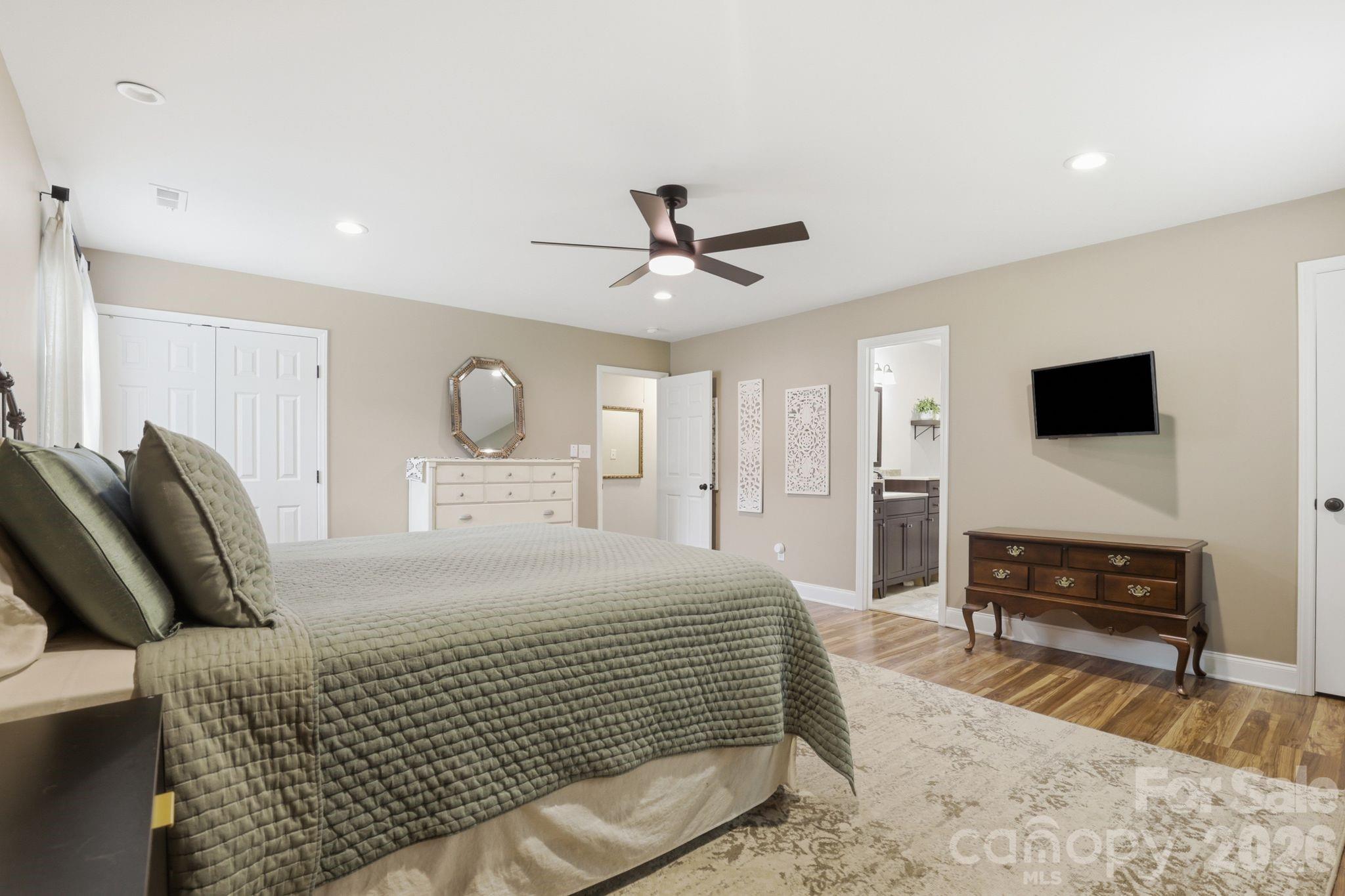 4927 Farm Pond Lane — Charlotte