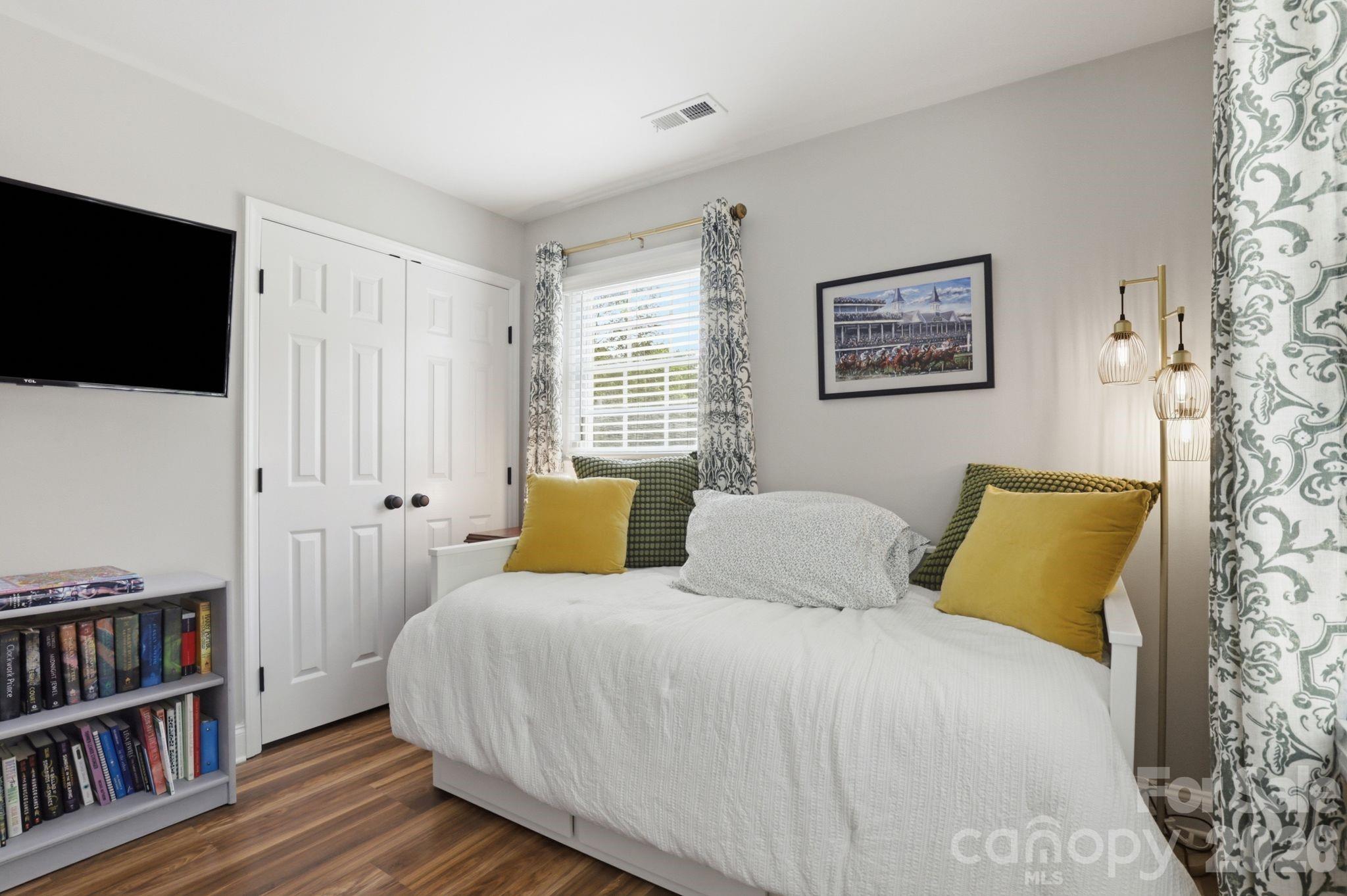4927 Farm Pond Lane — Charlotte