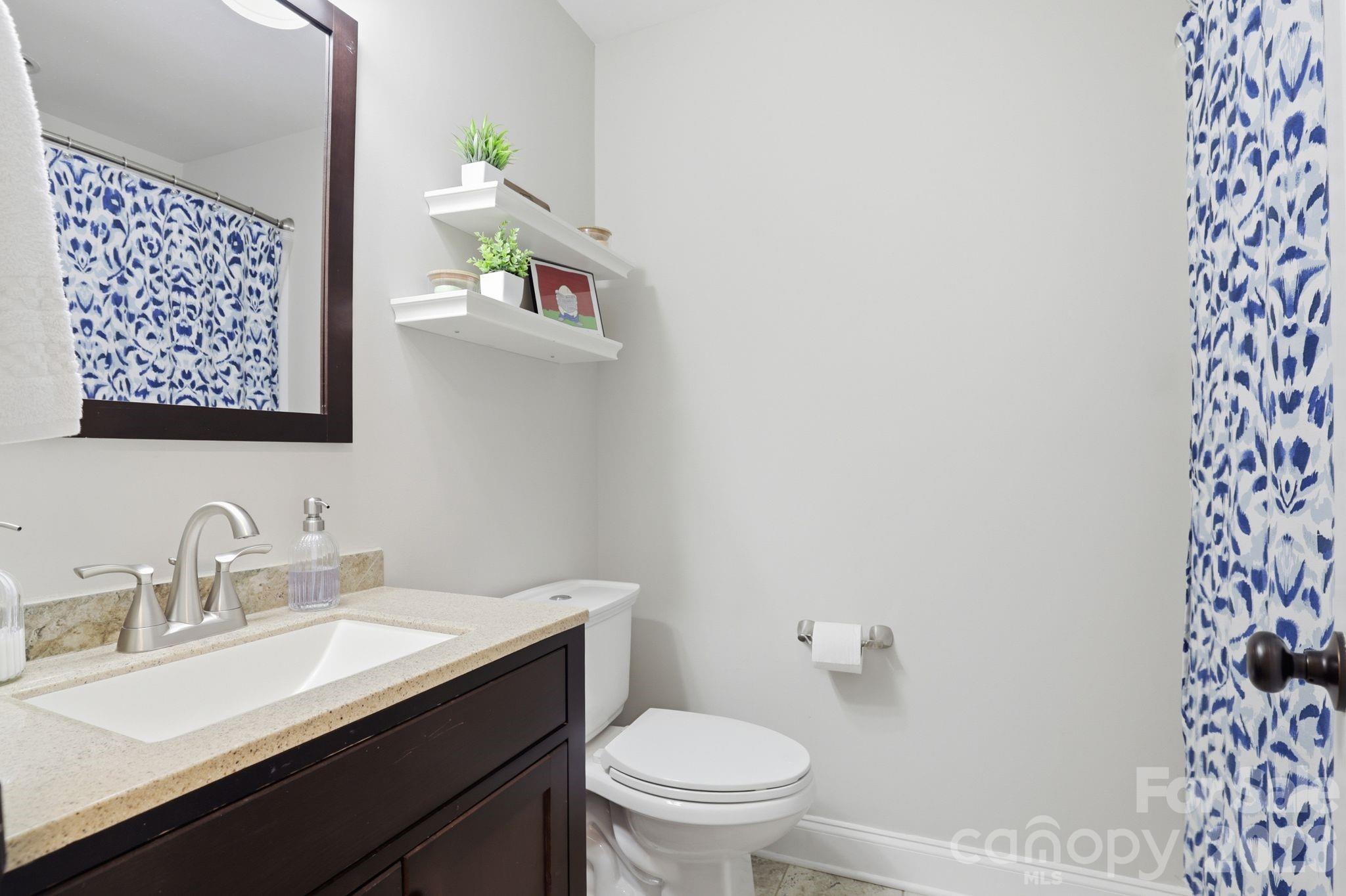 4927 Farm Pond Lane — Charlotte