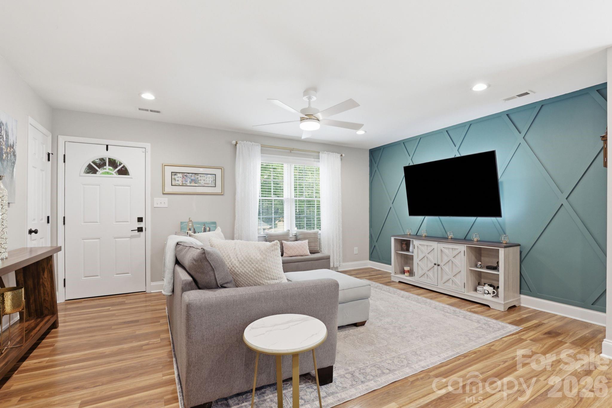4927 Farm Pond Lane — Charlotte