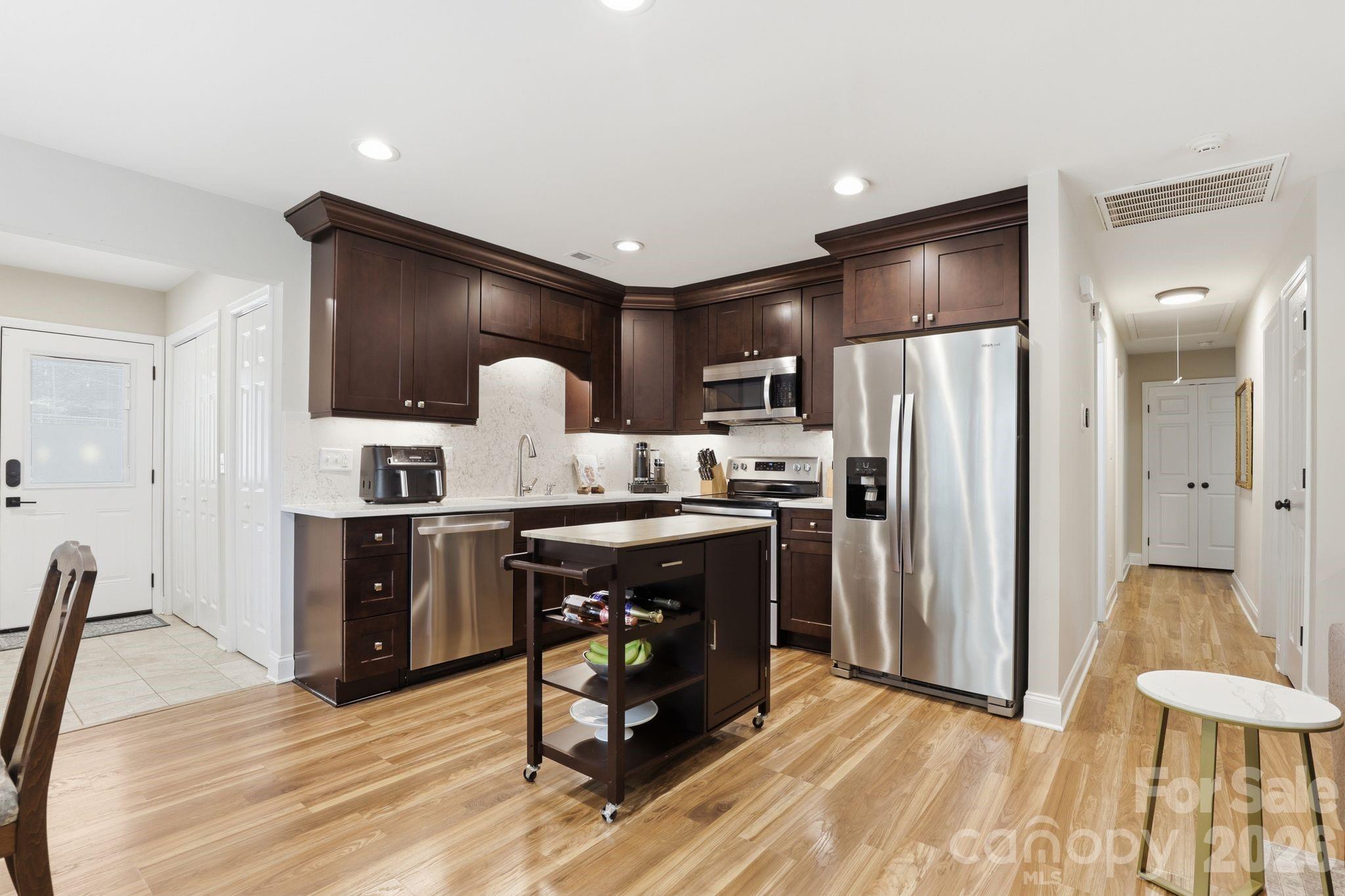 4927 Farm Pond Lane — Charlotte