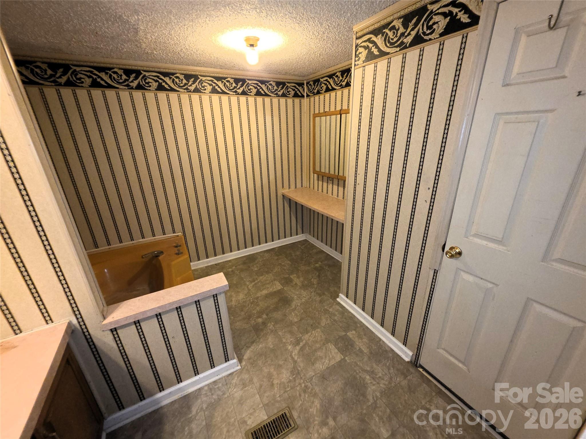1340 Bowling Green Drive — Clover