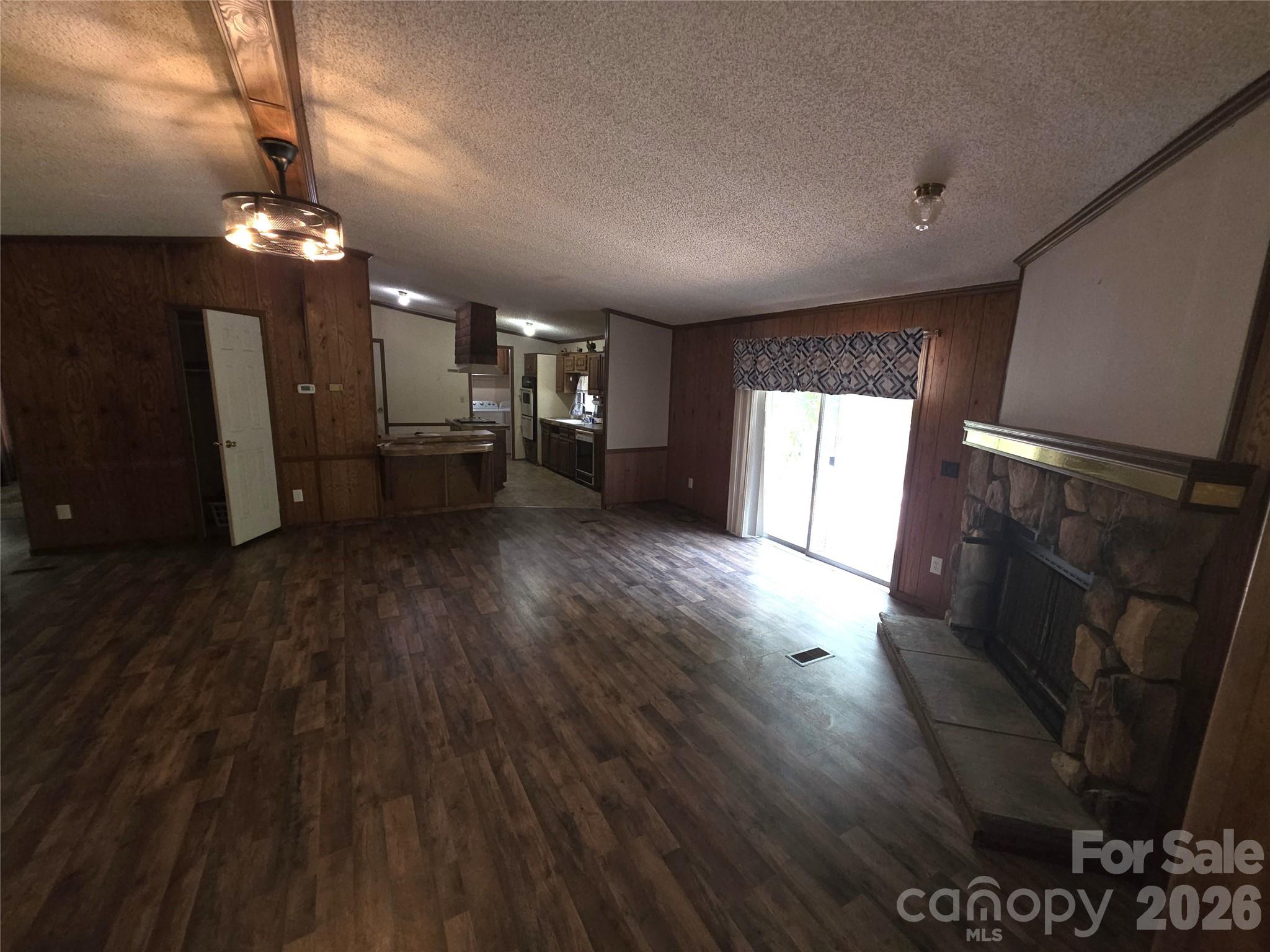 1340 Bowling Green Drive — Clover