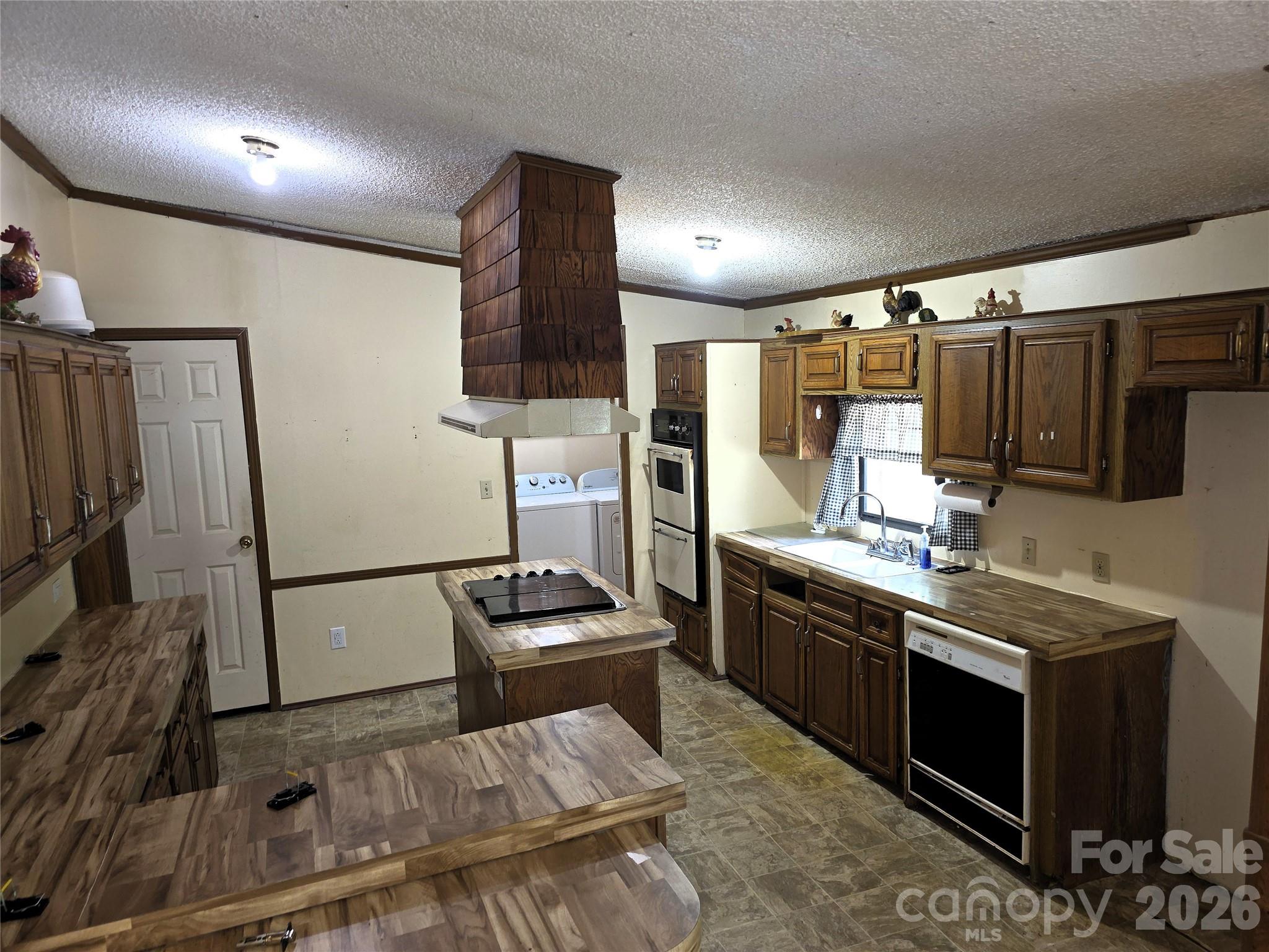 1340 Bowling Green Drive — Clover