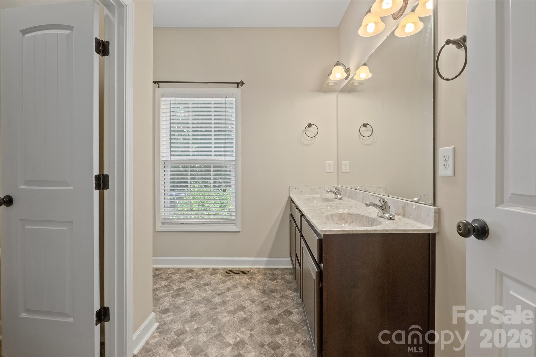 4628 Cayton Drive — Maiden