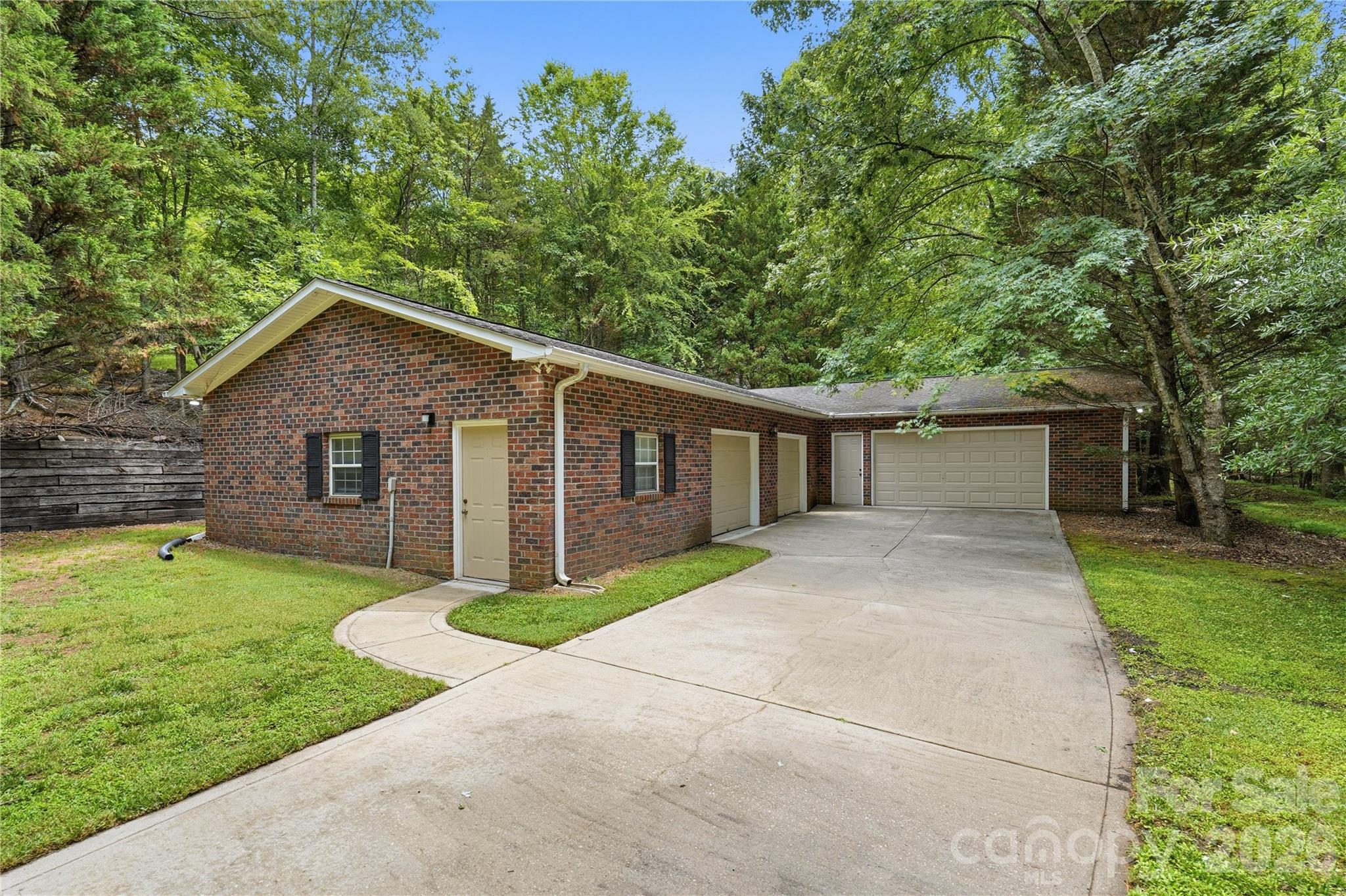 201 Old Bell Road — Charlotte