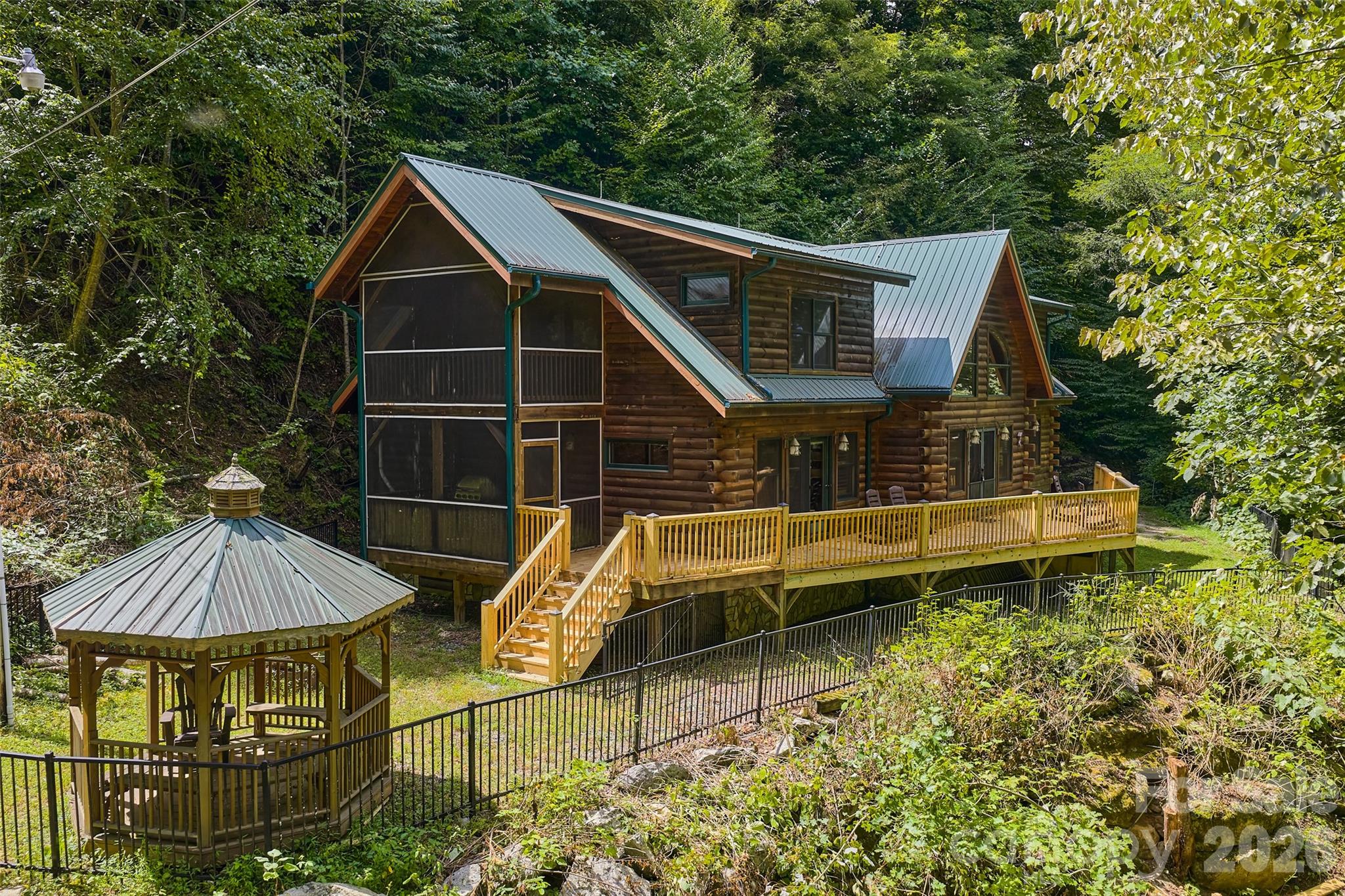 1482 Howard Moore Road — Hot Springs