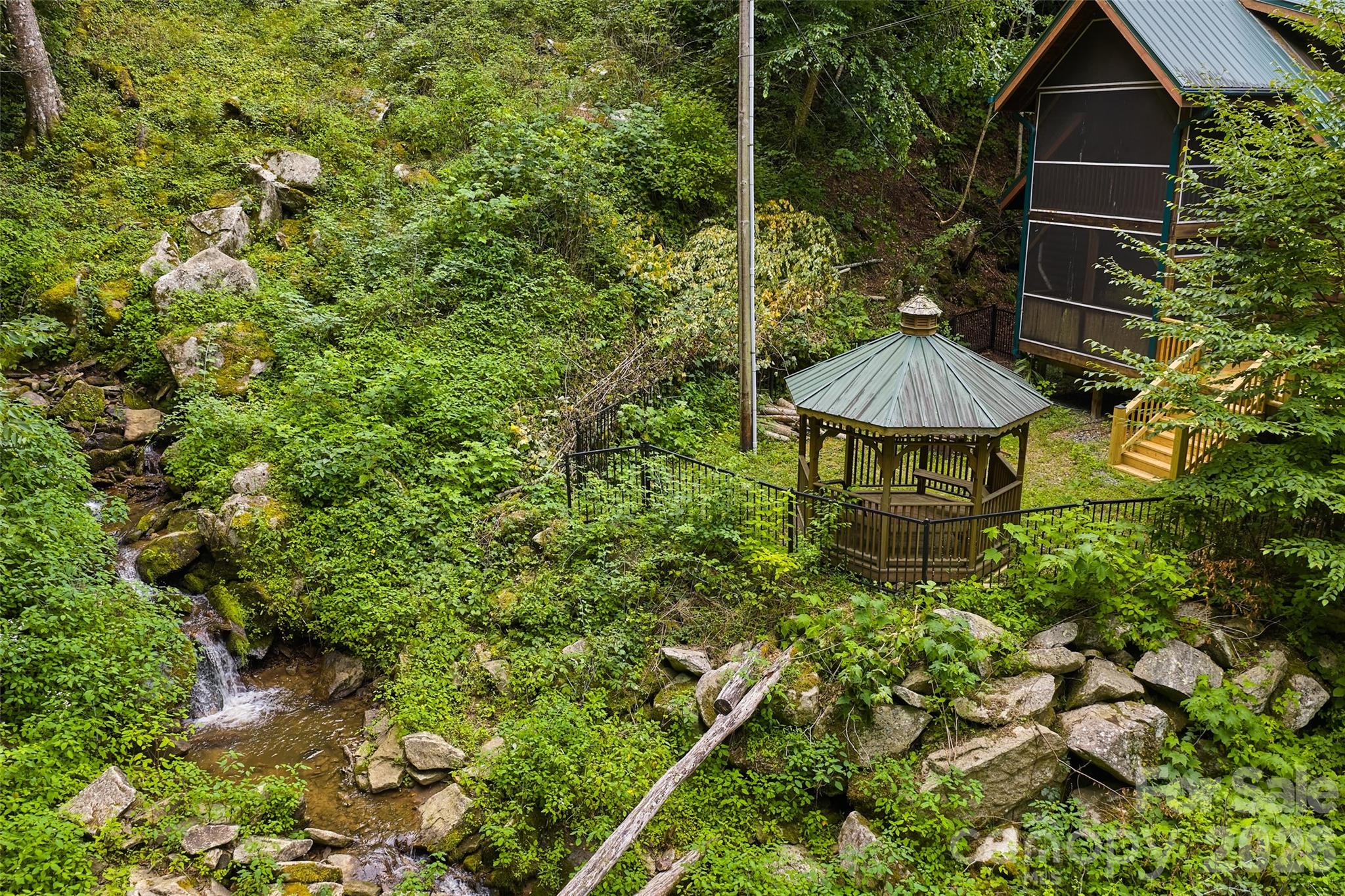 1482 Howard Moore Road — Hot Springs