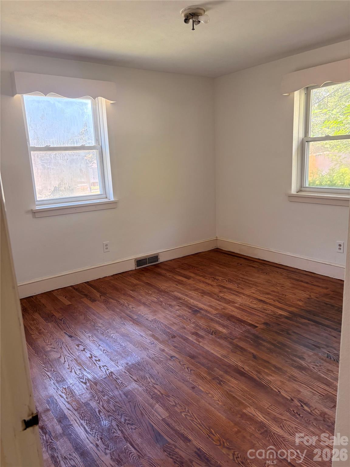 725 5th Avenue SW — Hickory