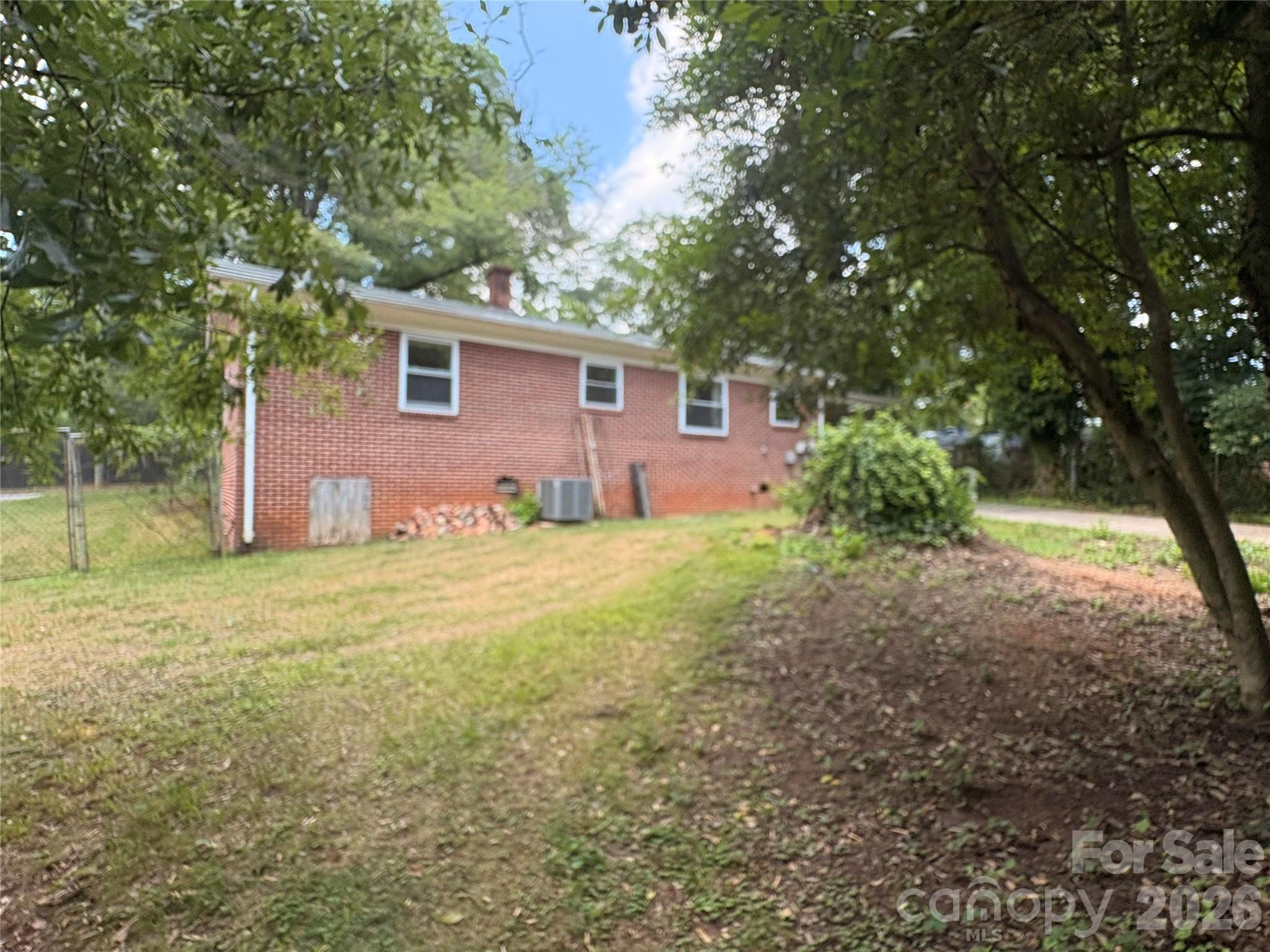 725 5th Avenue SW — Hickory