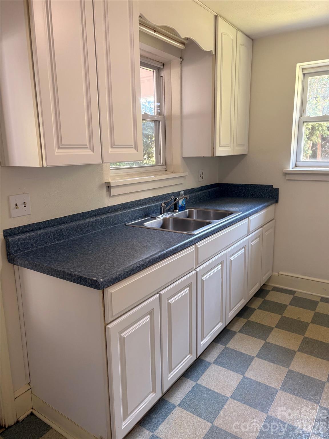 725 5th Avenue SW — Hickory