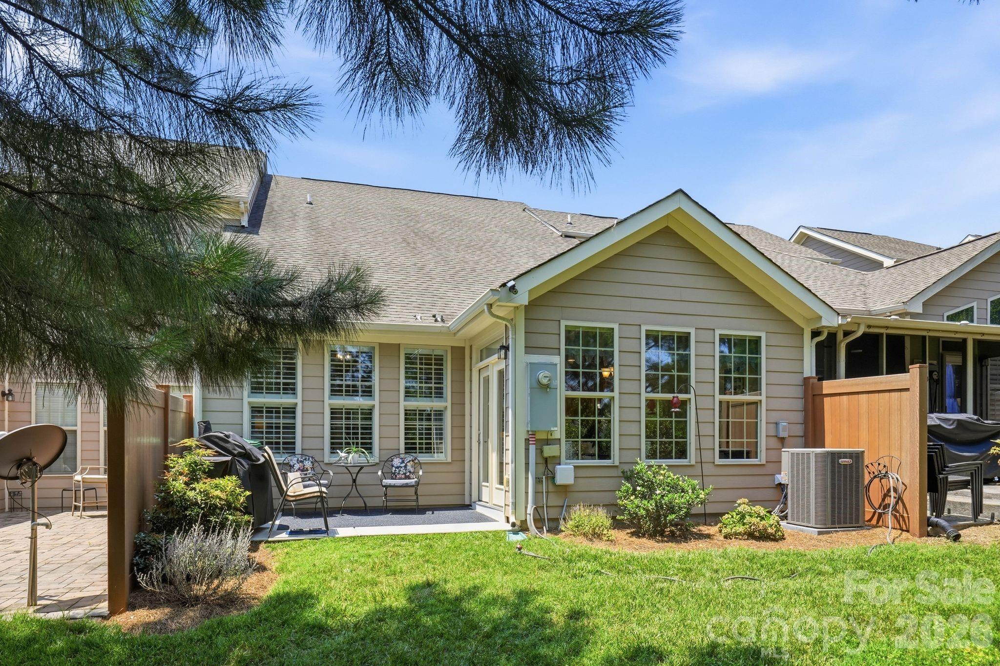 3025 Callaway Court — Cramerton