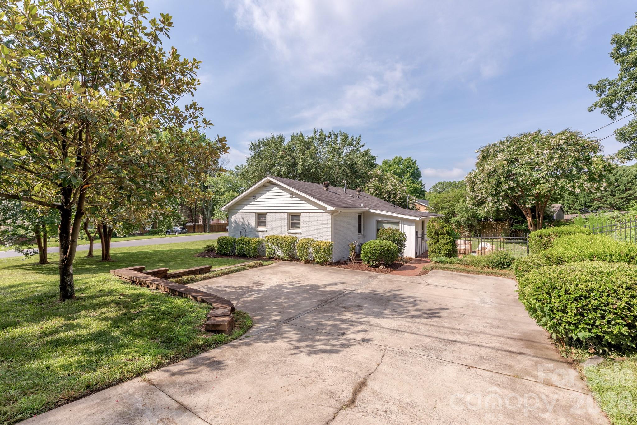 3600 Litchfield Road — Charlotte