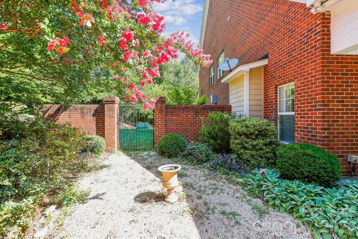 5125 Pansley Drive — Charlotte