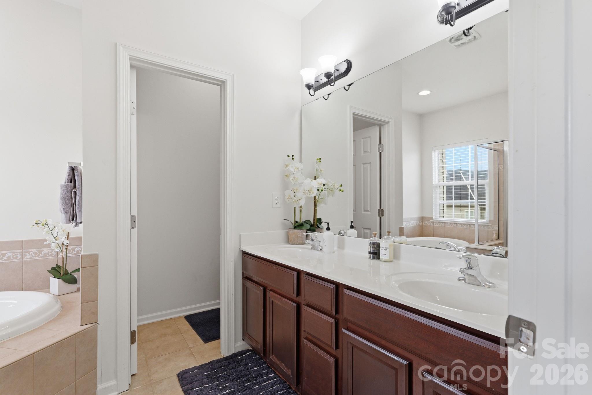 9945 Kings Parade Boulevard #48 — Charlotte