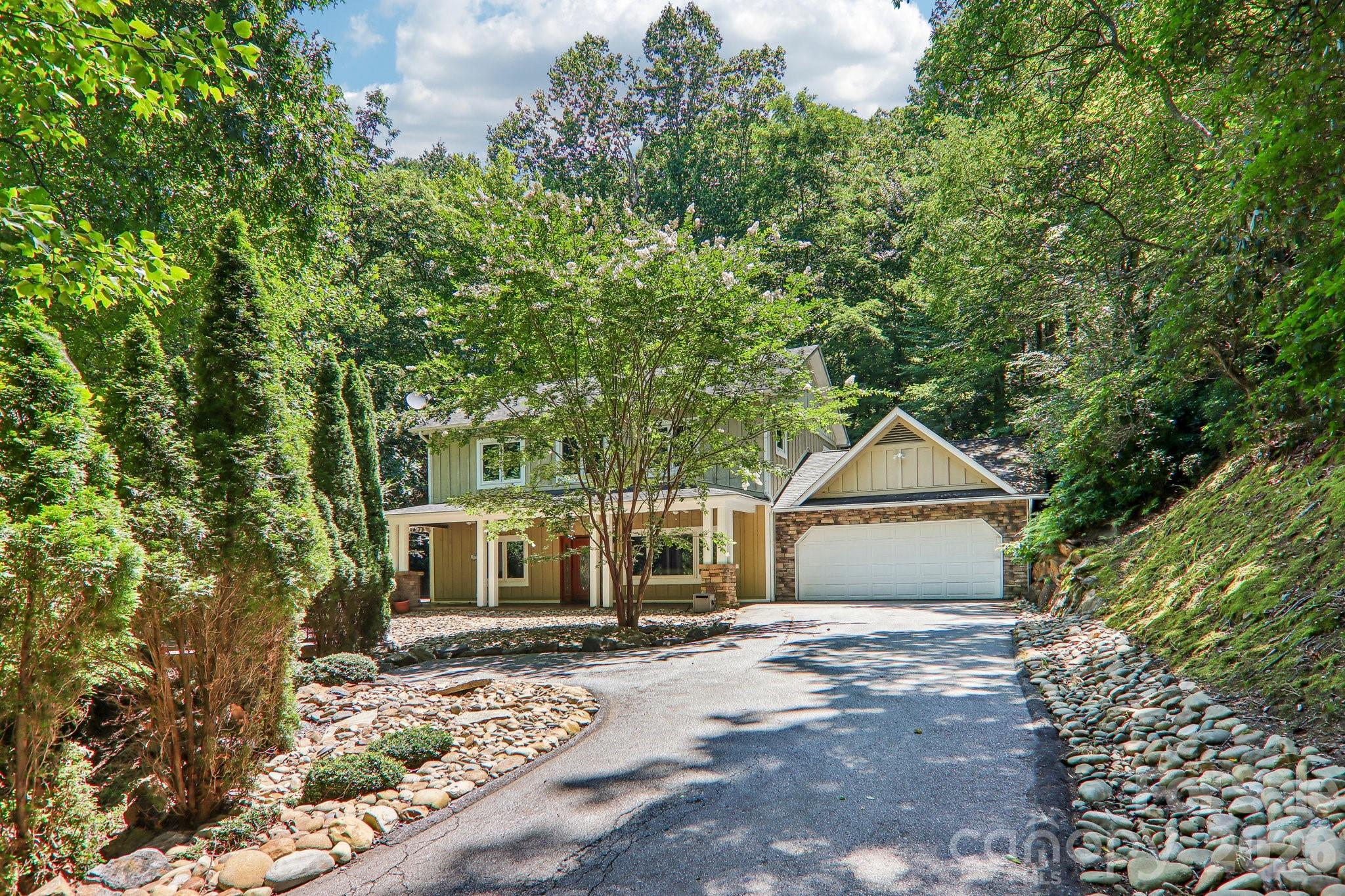 10 Cedar Drive — Mills River