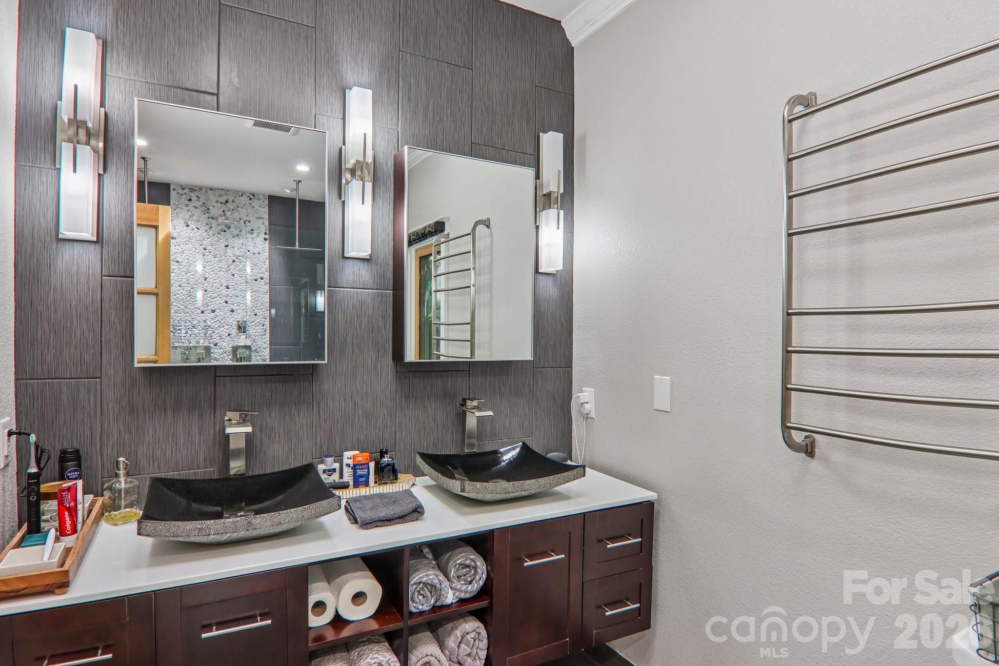 10 Cedar Drive — Mills River