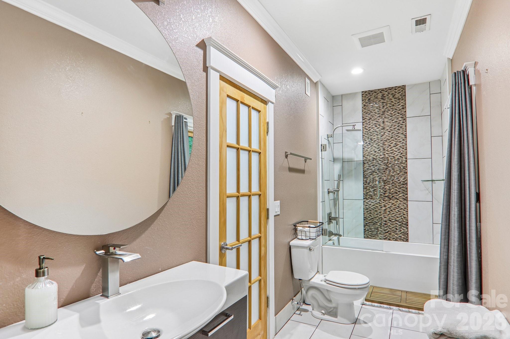 10 Cedar Drive — Mills River
