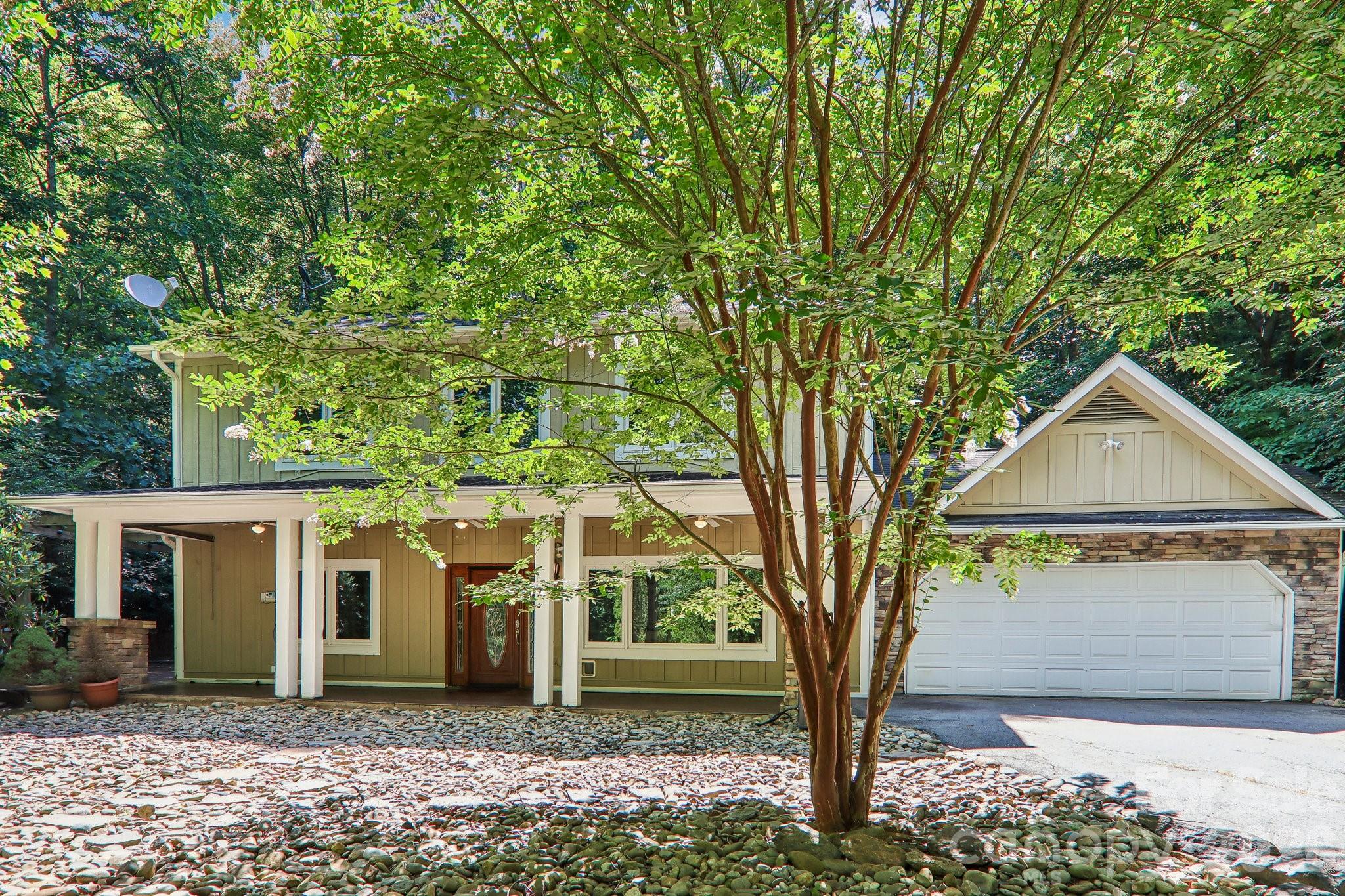 10 Cedar Drive — Mills River