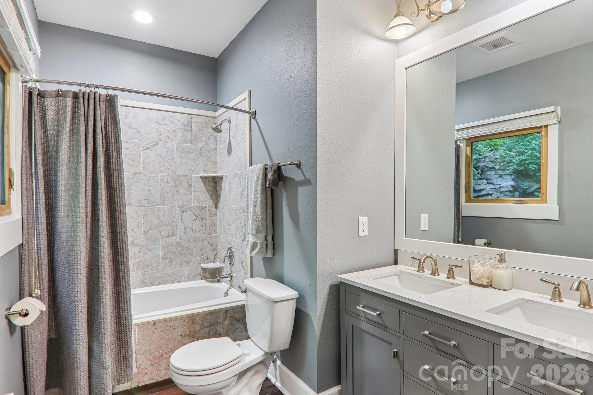 10 Cedar Drive — Mills River