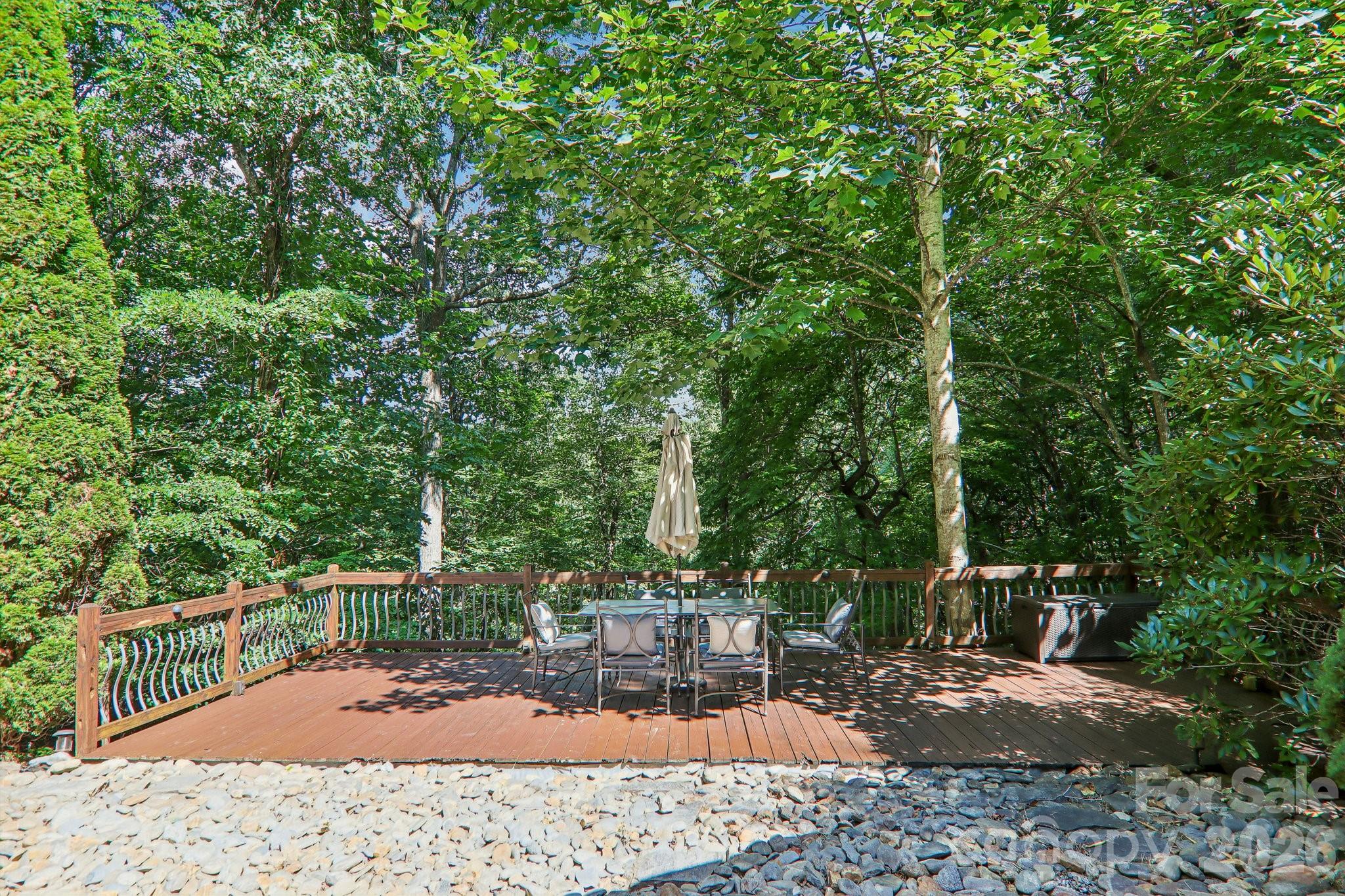 10 Cedar Drive — Mills River