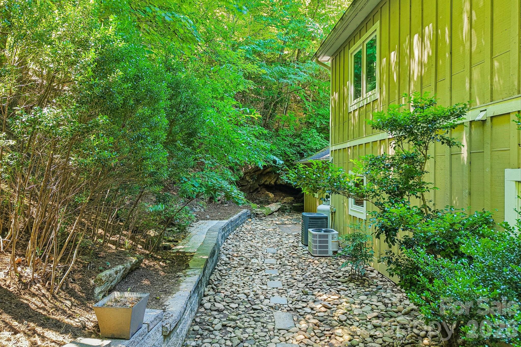 10 Cedar Drive — Mills River
