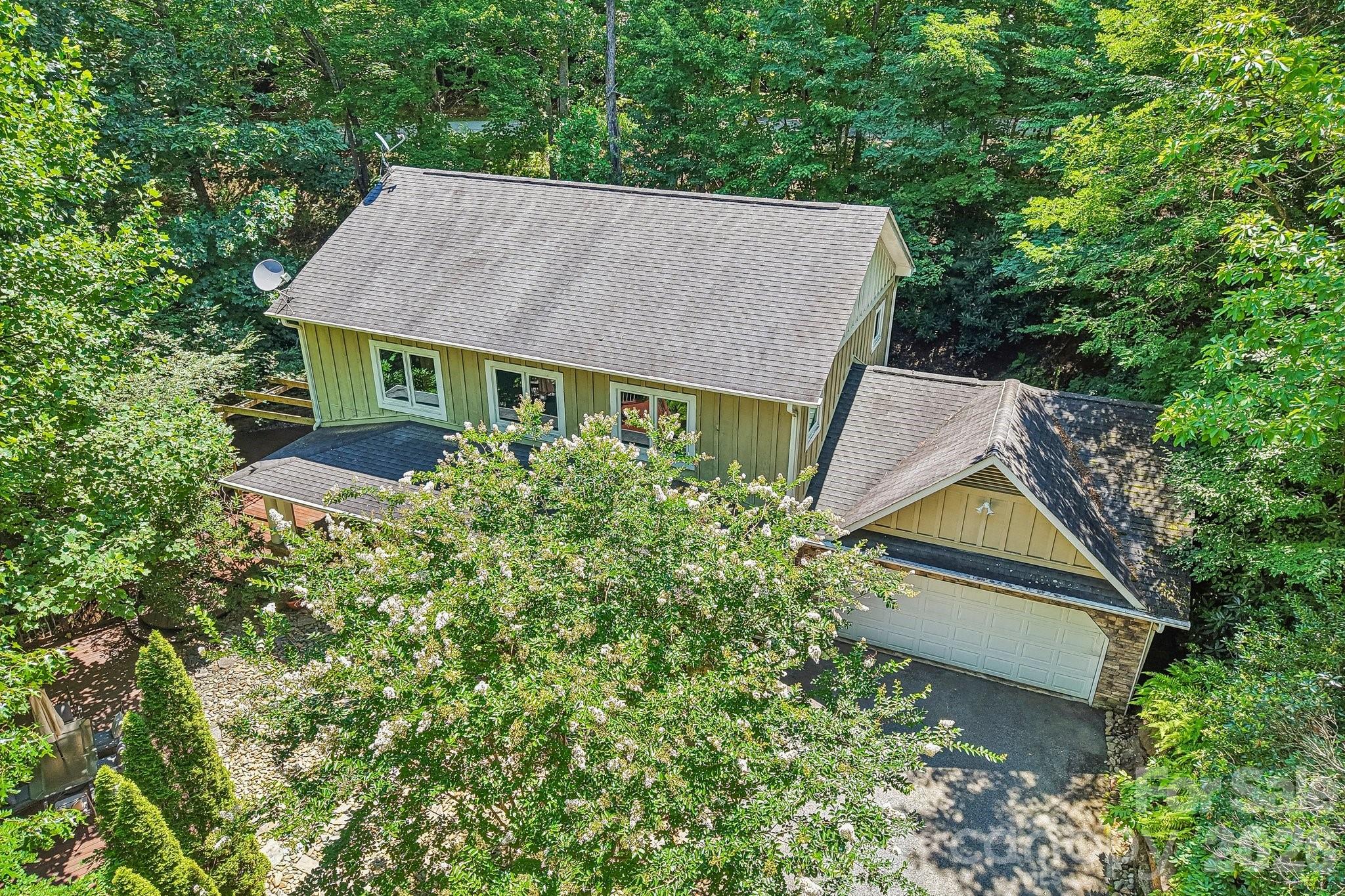 10 Cedar Drive — Mills River