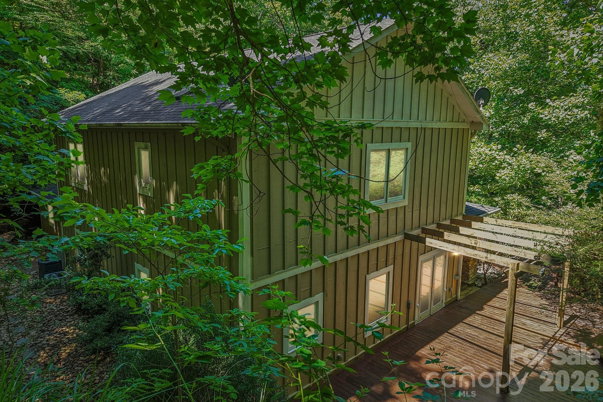10 Cedar Drive — Mills River