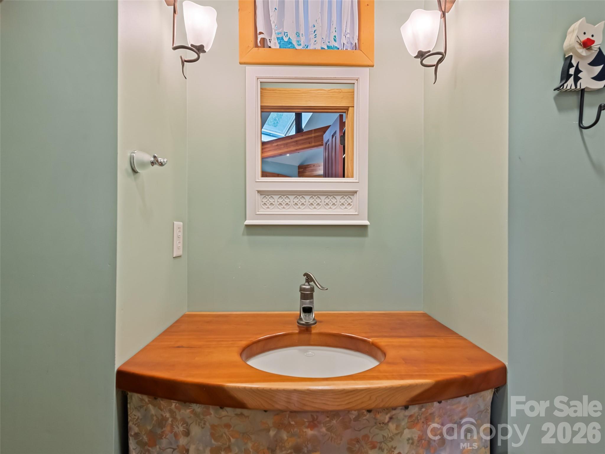 145 Hiaway Trail — Clyde