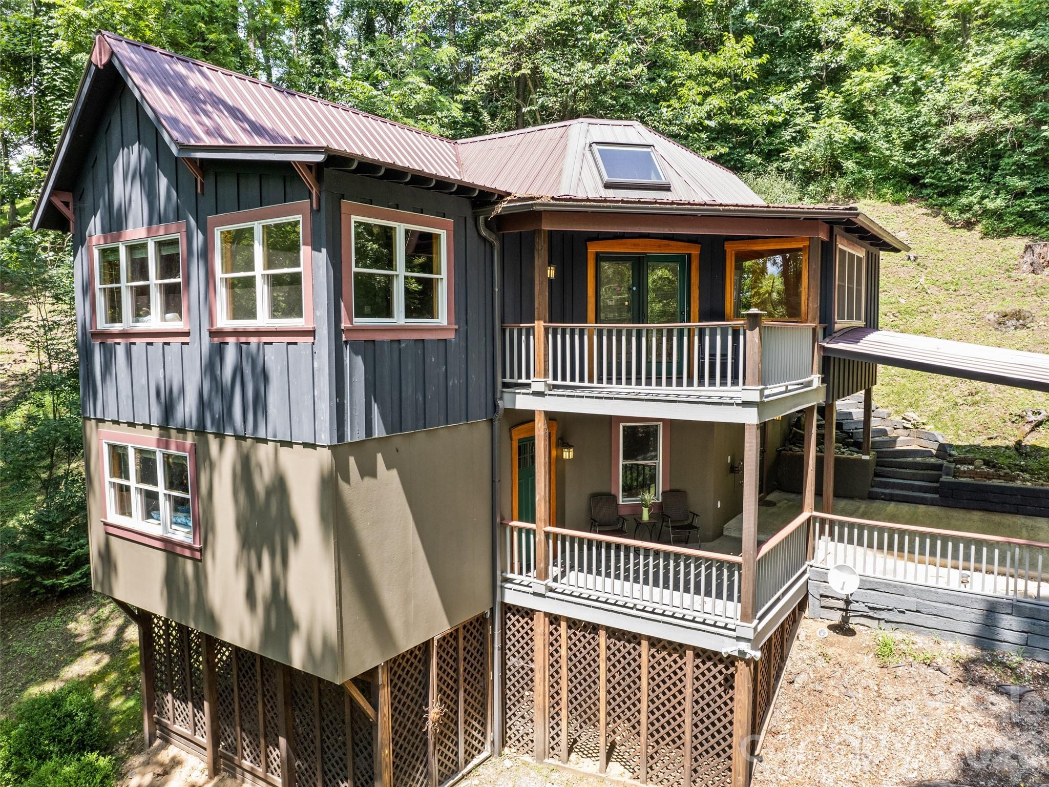 145 Hiaway Trail — Clyde