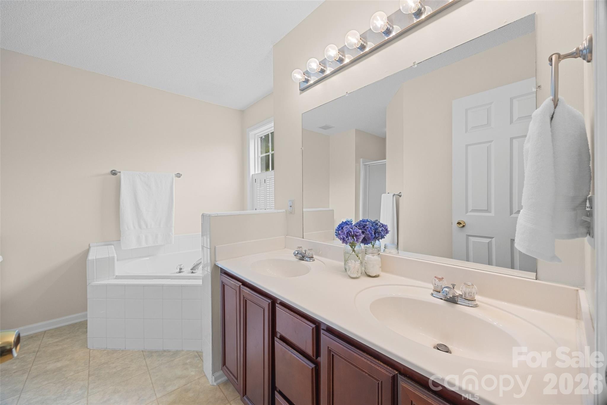 808 Chipmeadow Lane — York