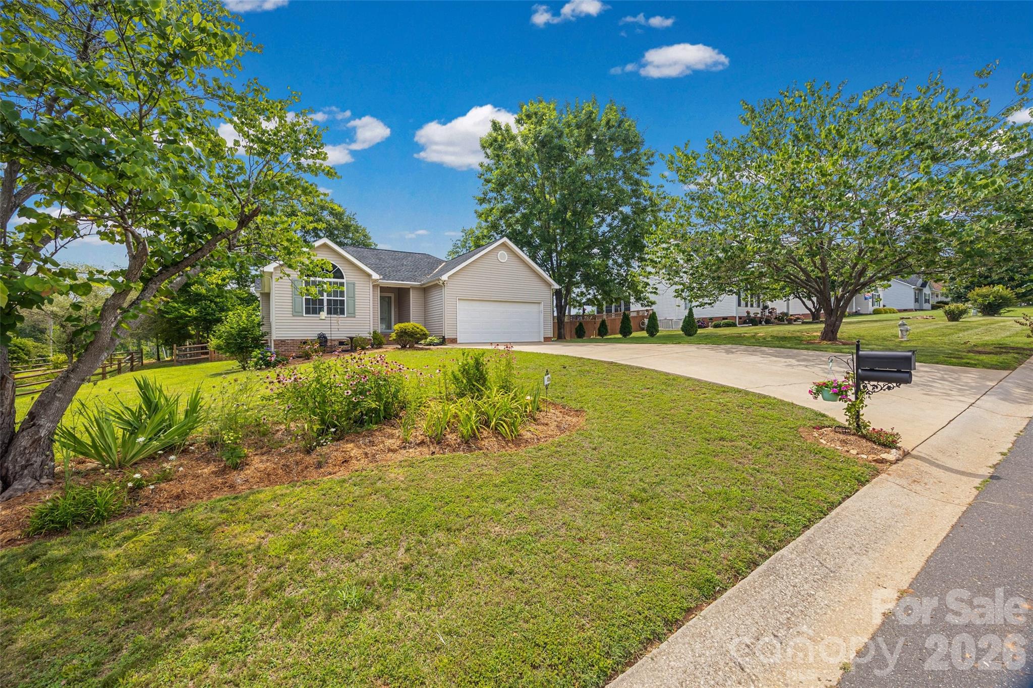 808 Chipmeadow Lane — York